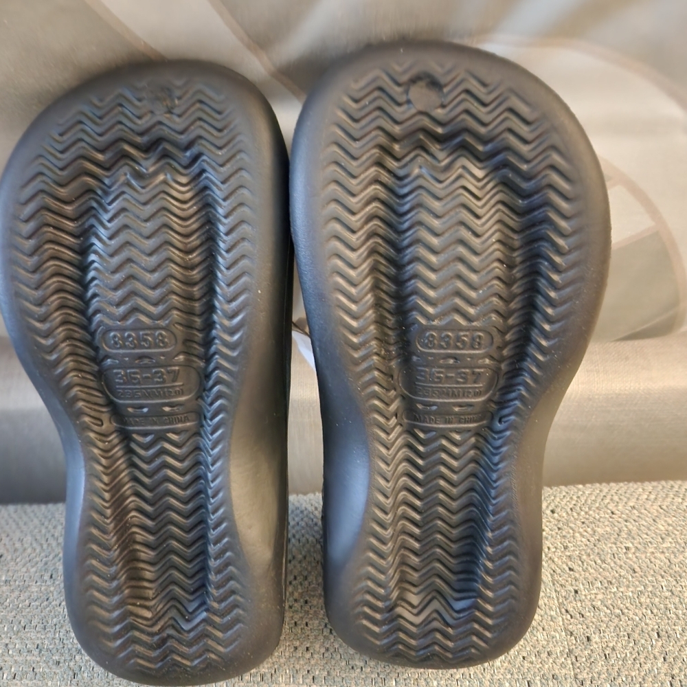 Fila Black and Red PLATFORM Slide Sandals - Picture 3 of 5